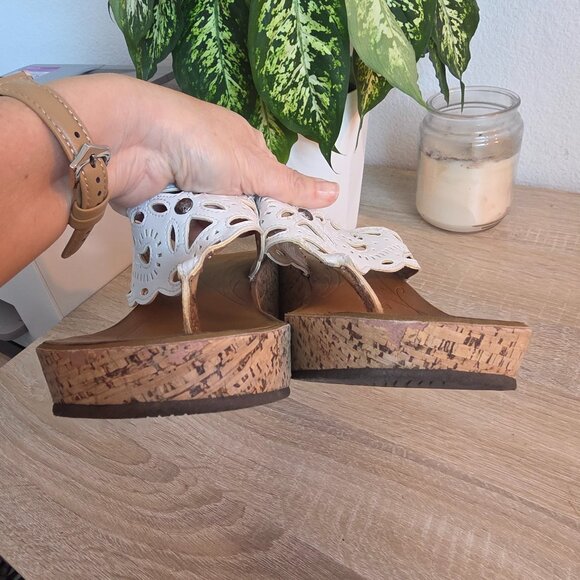 Sandals - Size 9 - Picture 5 of 8